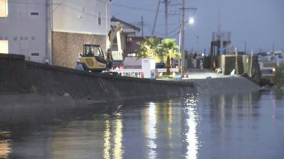 堤防の護岸が崩落した現場 愛知県常滑市の常滑港