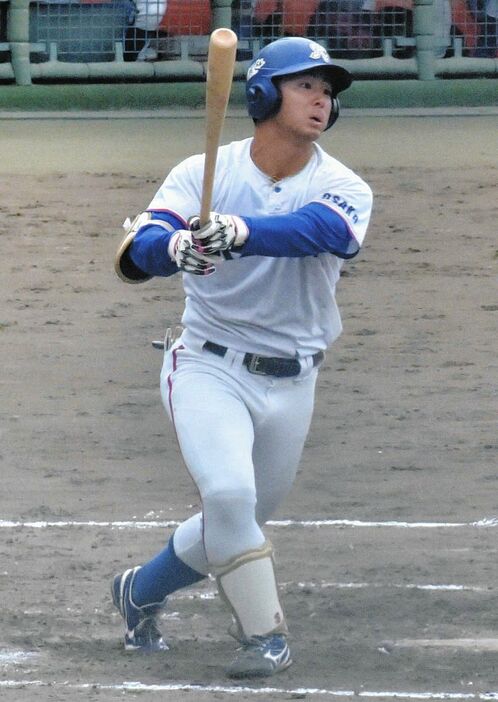 大阪経済大・柴崎外野手