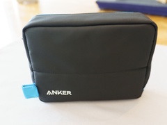 Ankerがコクヨと共同開発した「Anker Smart Pouch」