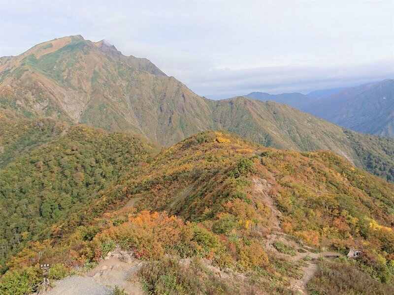 今週撮影、ロープウェイ、リフトを乗り継ぎ谷川岳へと続く稜線を一望