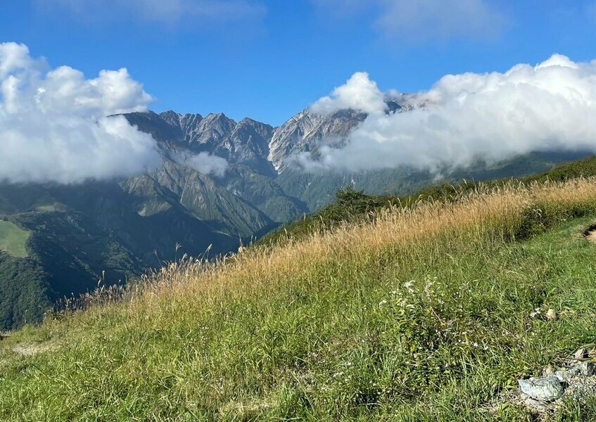 季節ごとにその趣を変える荘厳な北アルプスの山容