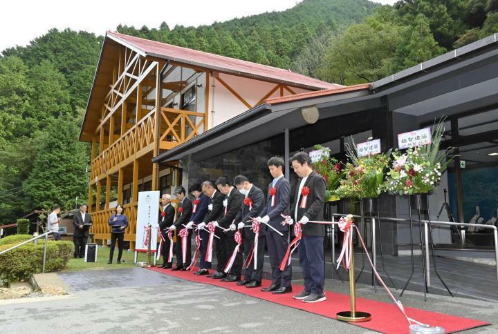 成川渓谷休養センターからリニューアルオープンした「ネイチャーホテル・ナルカワ」