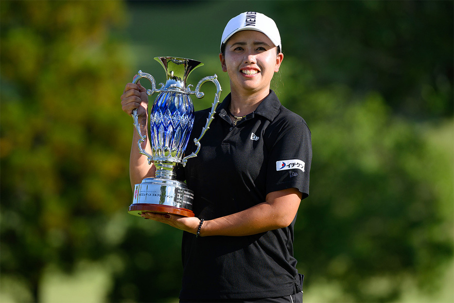 山城奈々が逆転でツアー3勝目を挙げた(Kenta Harada／JLPGA via Getty Images)