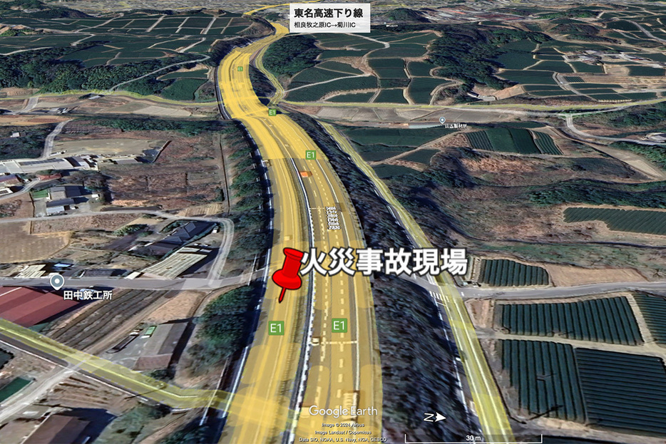 東名高速火災現場（画像：Google Earth）。