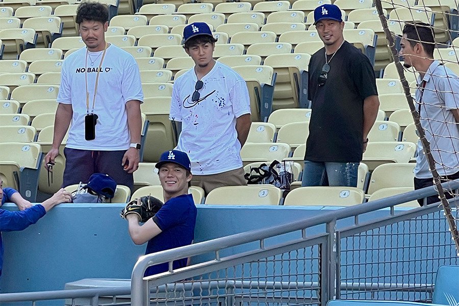 ドジャース・山本由伸と再会した元オリックスの選手たち【写真：編集部】