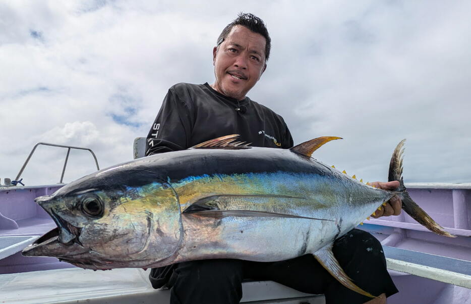 キハダを釣り上げてこの表情！さすがは「ばんちょ！」