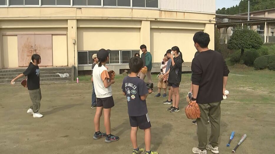 宇佐市安心院町の津房小学校