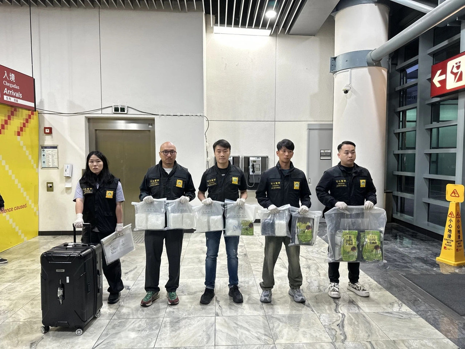 マカオ司法警察局がマカオ国際空港で覚醒剤密輸事案摘発＝2024年10月27日（写真：マカオ司法警察局）