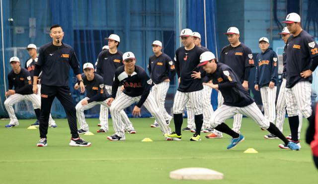 本県での事前合宿をスタートした侍ジャパンの選手たち＝２９日午前、宮崎市清武総合運動公園