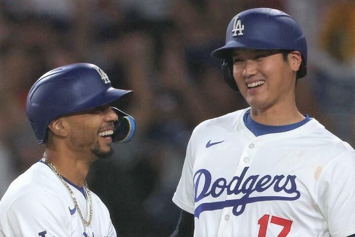 大谷（右）を称賛したベッツ（左）。(C)Getty Images