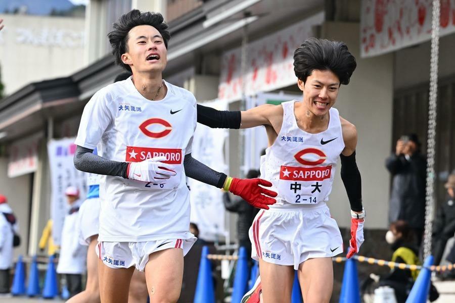 24年箱根駅伝で7区区間賞を獲得した吉居駿恭（右）。左は6区・浦田優斗