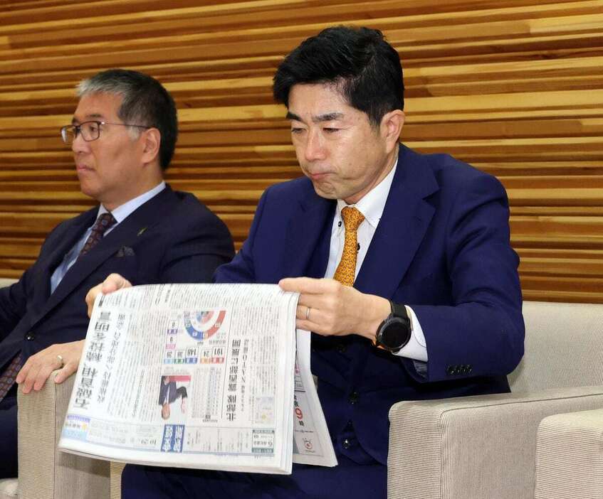 閣議に臨む牧原秀樹法相＝29日午前、首相官邸（春名中撮影）