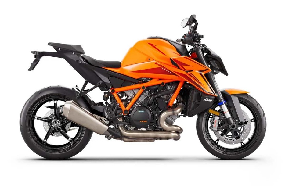 190PSのVツインエンジンを積み、DUKEシリーズの頂点となるのが1390 SUPER DUKE R EVO。