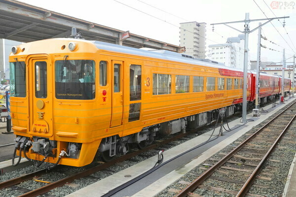 JR四国の観光列車「伊予灘ものがたり」2代目（安藤昌季撮影）。