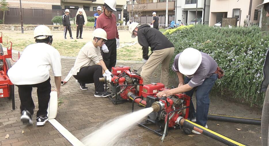 神戸市長田区で行われた消防訓練の様子