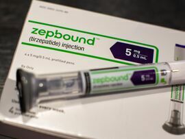 An Eli Lilly & Co. Zepbound injection pen. Photographer: Shelby Knowles/Bloomberg