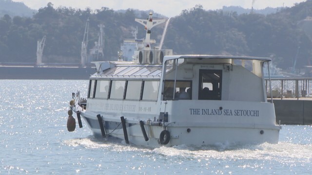 小型船で観光客を海上輸送する実証実験（宇野港　玉野市築港）