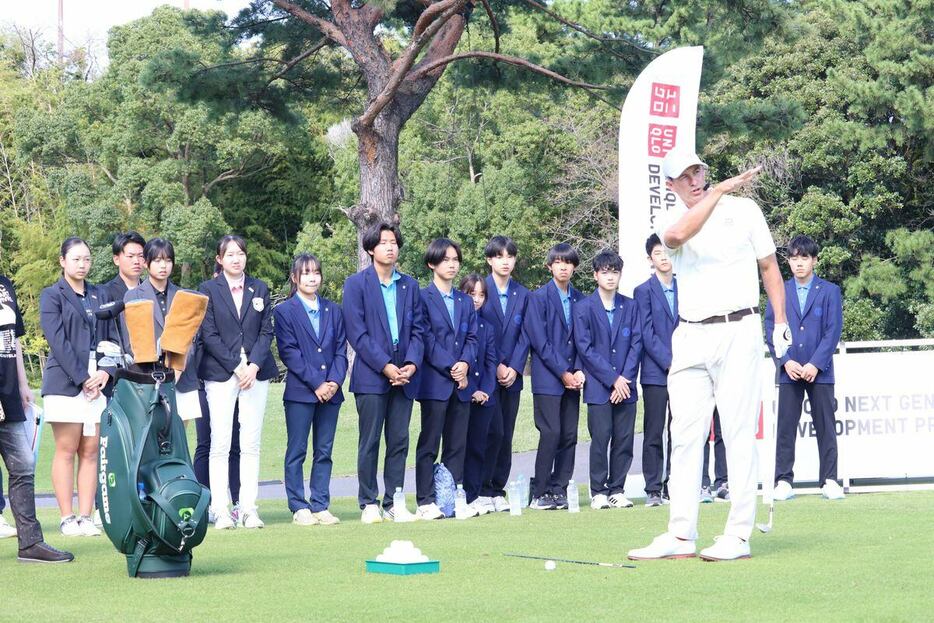 ジュニアゴルファーに自身の経験を伝えたアダム・スコット＝神奈川・横浜CC