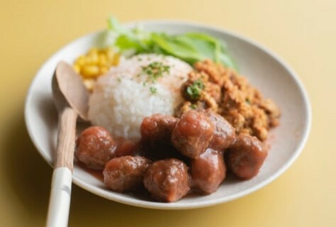 「イシイのおべんとクン カレーミートボール」はごはんと好相性