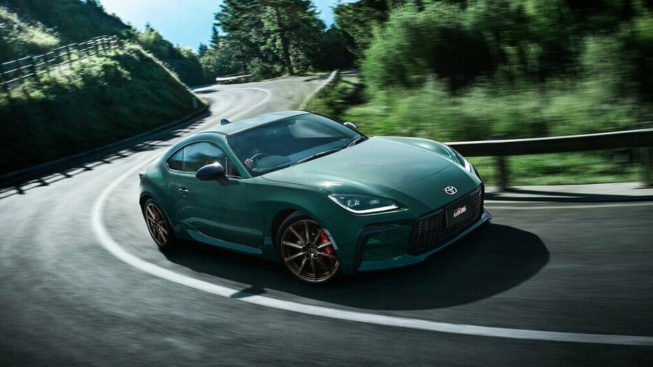 2024年7月12日に登場したGR86の特別仕様車 RZ Ridge Green Limited。新色のリッジグリーンを外板色とし、専用ブロンズホイールやインテリアに専用刺繍をあしらった特別仕様だ