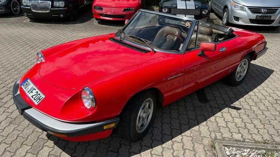 1984年式のアルファロメオ スパイダー（Alfa Romeo Spider）がeBayで販売されていた。