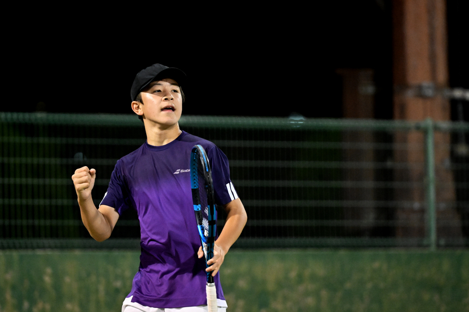 「RSK全国選抜ジュニアテニス大会」（岡山県岡山市・浦安総合公園テニスコート）の男子シングルスで決勝に進出した五島科依（兵庫／T.K.C Jrアカデミー）（写真提供◎RSK全国選抜ジュニアテニス大会、撮影◎北沢勇）