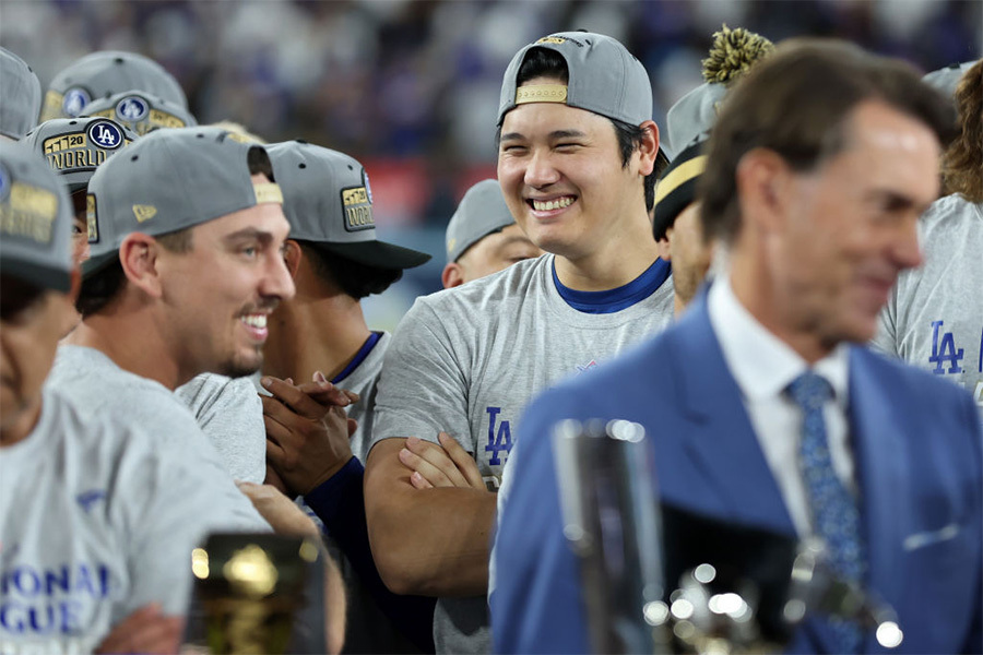 WS進出を喜ぶドジャース・大谷翔平（中央）【写真：Getty Images】