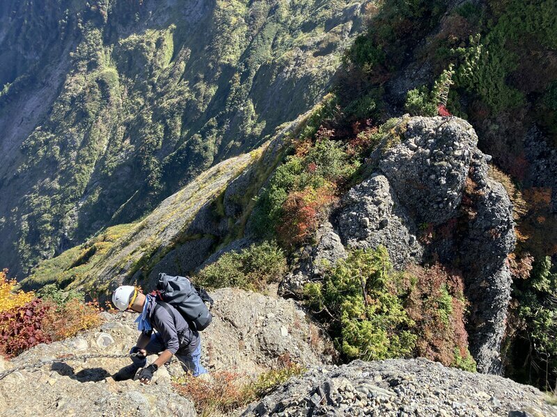 ハードな八ツ峰ルートは、ハイキングというより、岩登りというのが相応しい