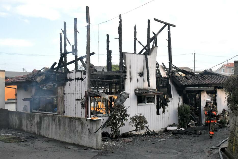 1人の遺体が見つかった火災現場=日立市中成沢町