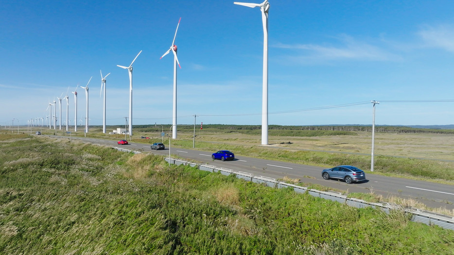 アウディが「サステナブル・フューチャー・ツアー」を実施。風力発電を行う北海道北部の街をアウディe－tron各モデルで巡った。