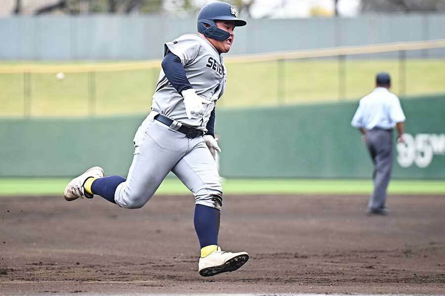 体型からは想像できないような俊敏さを誇る田代寛人【写真：中戸川知世】