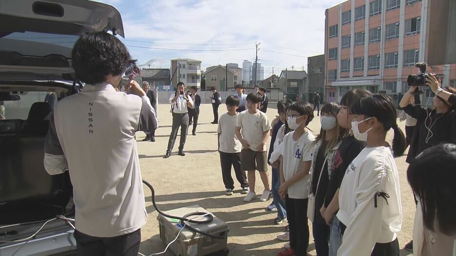 名古屋市立中村小学校で開かれたEVの特別授業