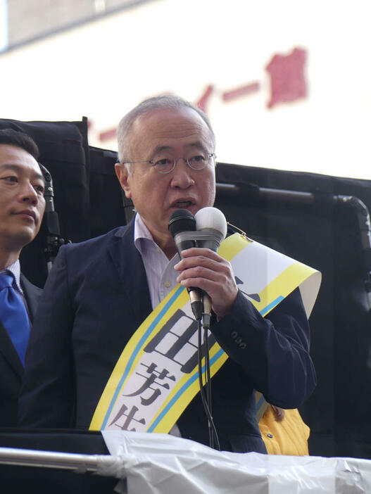 東京24区に立候補し、支持を訴える立憲民主党の有田芳生氏（撮影・中山知子）