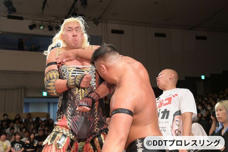 DDTを代表するパワーファイター同士の戦いは激しい肉弾戦