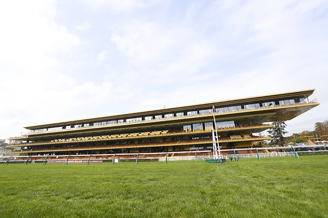 決戦の舞台となるパリロンシャン競馬場(撮影：高橋正和)