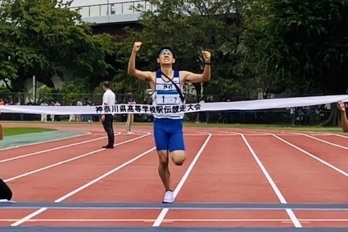 男子の相洋のアンカー小松和久也