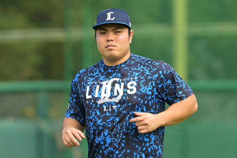 秋季練習で汗を流す西武・平良海馬