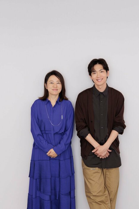 演出家・映画監督の塚原あゆ子さんと松下洸平さん（撮影／山本倫子）