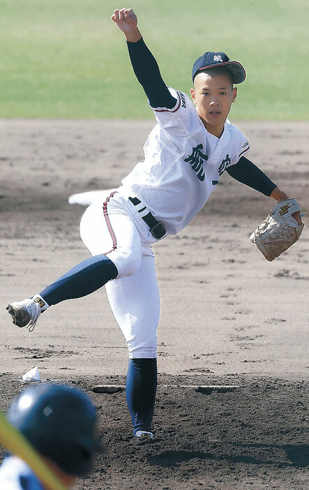 【高岡一―航空石川】完封した航空石川の蜂谷＝県立野球場