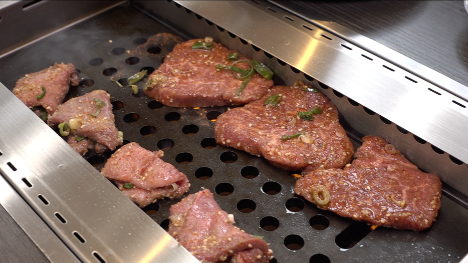 焼肉店に通いつめて鉄板を調査