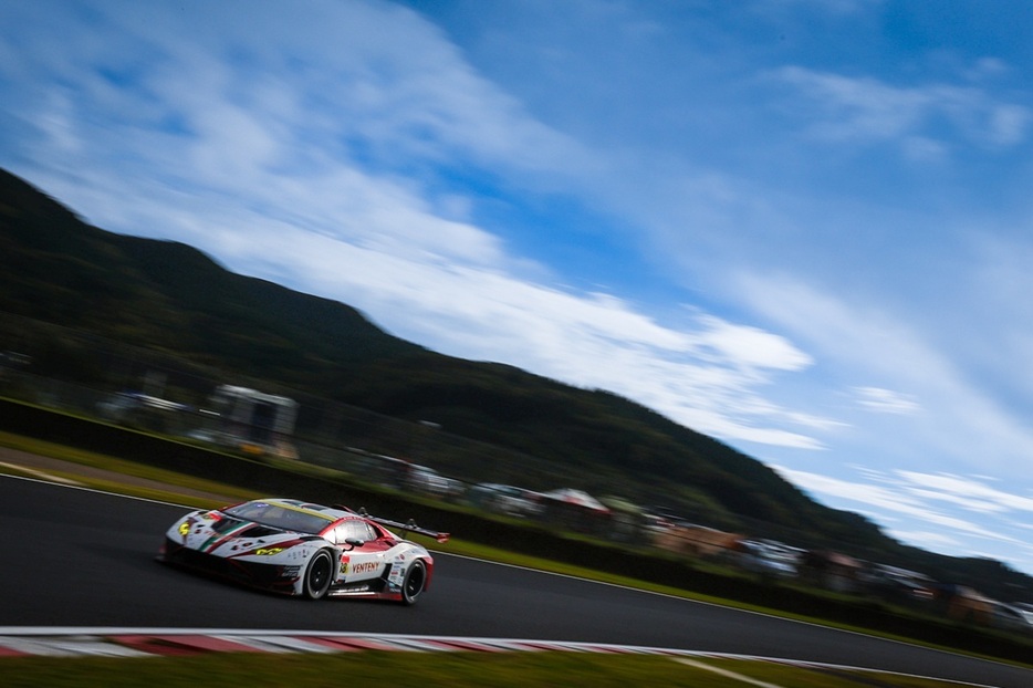 GT300 15位スタートから大逆転勝利を果たした88号車 VENTENY Lamborghini GT3 小暮 卓史 / 元嶋 佑弥。