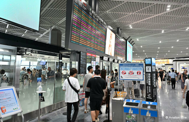 24年上期の訪日客がコロナ後初の1000万人超えとなった成田空港＝24年8月 PHOTO: Tadayuki YOSHIKAWA/Aviation Wire