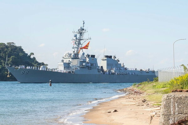 アメリカ海軍横須賀基地に到着したミサイル駆逐艦「プレブル」（画像：アメリカ海軍）。