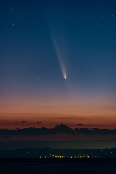 国立天文台が撮影した紫金山・アトラス彗星（画像は国立天文台のサイトより引用／クレジット：長山省吾）