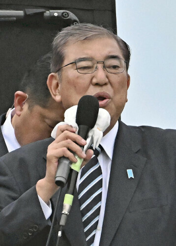 応援演説をする石破首相（２４日、兵庫県川西市で）＝飯島啓太撮影