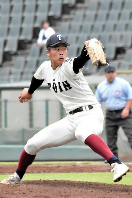 六回途中から救援で登板した大阪桐蔭・中野大虎主将=ほっともっとフィールド神戸、黒田陸離撮影