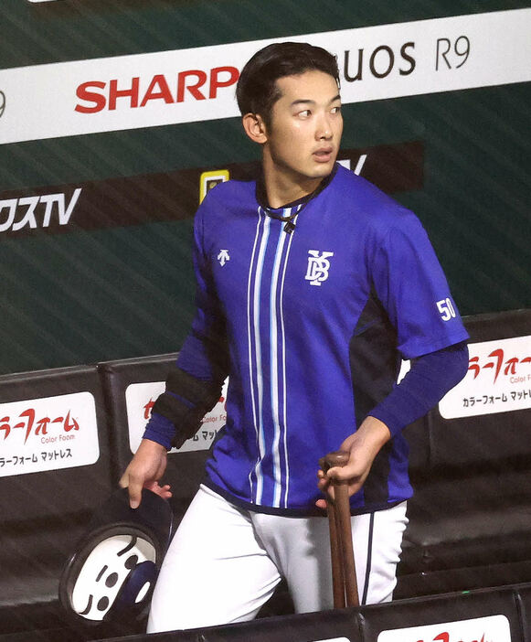 DeNA対ソフトバンク　試合前、練習を終えるDeNA山本（撮影・河田真司）