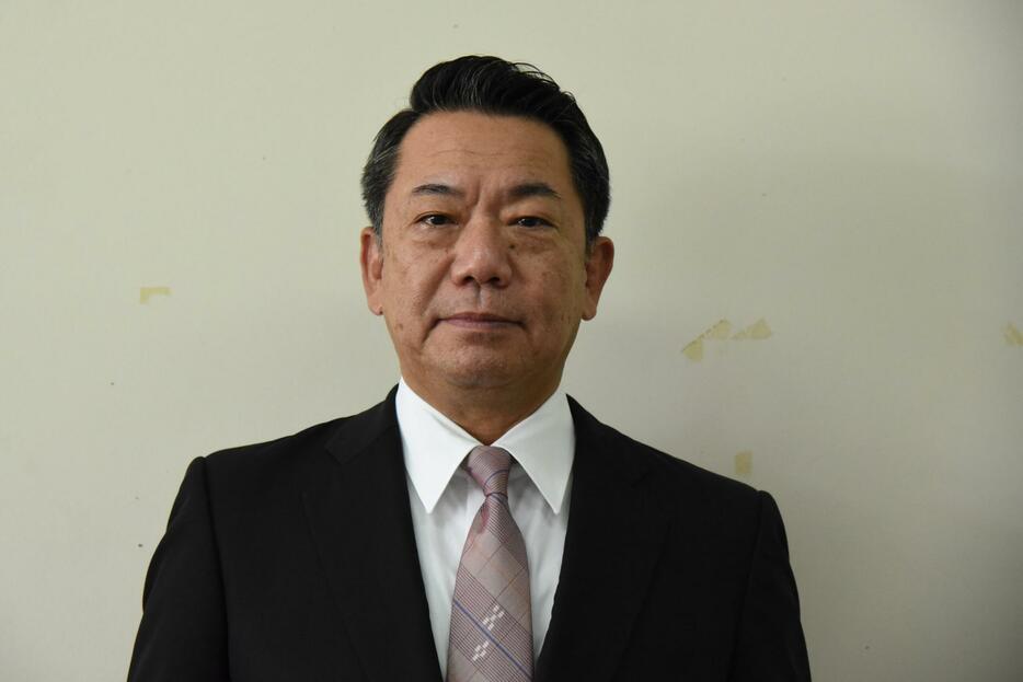 金城泰邦氏