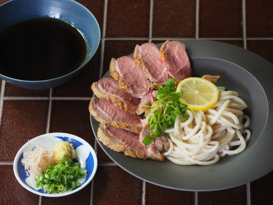 絶品昆布水玄米うどんつけ麺