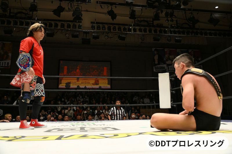 HARASHIMAとの激戦の後、勝俣がリングに現れ「いつどこ挑戦権」を行使